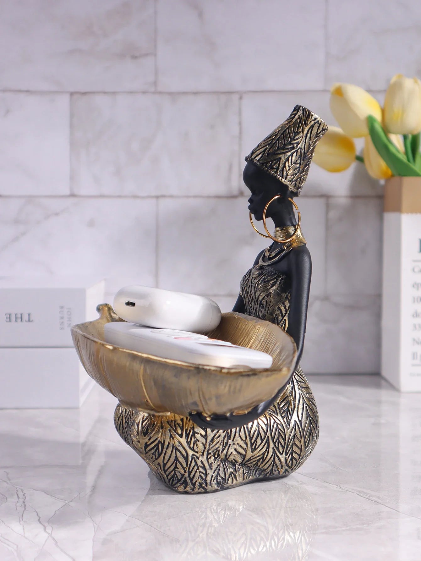 African Girl Sculpture with Leaf Plate – Vintage Decorative Storage Tray for Home & Office